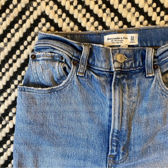 Abercrombie Curve Love Ultra High Rise 90s Straight Jean w/ Slit - Size 24L - Picture 8 of 12